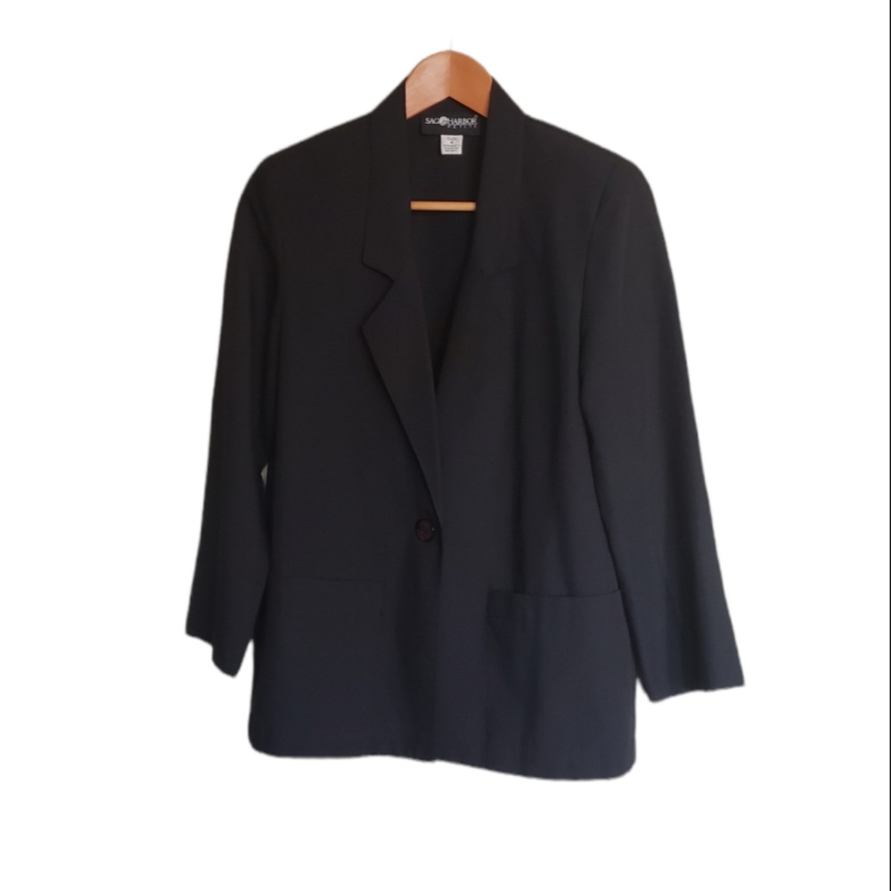 SAGO HARBOR Women's suit PETITE size 4, color black.